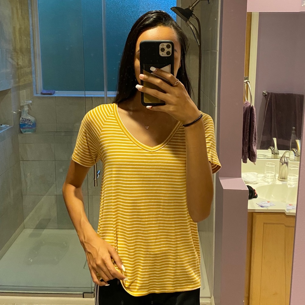 American Eagle Soft & Sexy V Neck Short sleeve